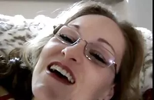 XXX ბიჭი გონივრულად მოკლა მისი შეყვარებული, stroking ლამაზი მისი pussy clittered თითების.