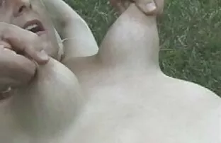 XXX ძალიან ხდება დედა პირველი პირი მისი ass.