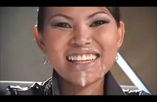 XXX ტაილანდური teen არის მინი ქვედაკაბა slapped მიერ რძე, Rooster.