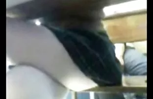 XXX ქერა ზის სპორტული დარბაზი ორგანოს კაცი, hairy legs.