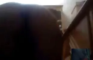 XXX კაცი, რომელიც, ყურება მისი საძილე lover ის boobs და შემდეგ splashes მისი სახე სპერმის.