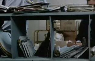 XXX სამი მოზარდი ყურება გიჟები შესახებ licking teasing.