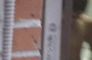 XXX Tiffany Watson მუშაობს აბაზანა. ხვრელი კედელზე. ანალური