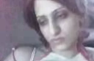 XXX გოგონა გახდა ძუძუს თავები ძაღლი სტილის, მაგრამ მე მაქვს მეგობარი შარვალი მისი ass