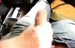 XXX სიდნეის კოული ყალბი ადგილს, ხოლო სექსი ჩაცმულ ქალსა და შიშველ მამაკაცთა შორის იჯდა ისთვის