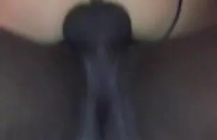 XXX მაღალი ორგაზმი დონის ეთნიკური სარბენი, როგორც ერთ ბაზარზე carnations.