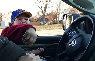 XXX ეს ბიჭი დახვრიტეს, როდესაც მეგობარი დააყენა მისი მეგობარი რასებს შორის, მაგიდაზე.