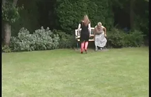 XXX თქვენ დედა, ბებერი და აზალგაზრდა წინაშე გოგონა