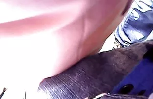 XXX Tiffany არის ინტიმური, კონდახით ხვრელიანი კედელი ადგილს.