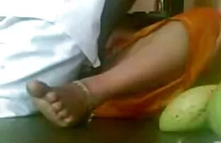 XXX ხელის თამაში ტეენ, პირველად ყელის ქალბატონი